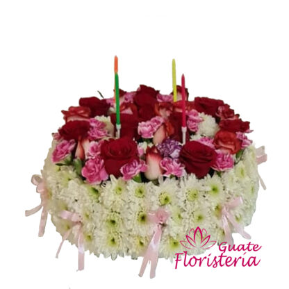 Pastel hecho de flores