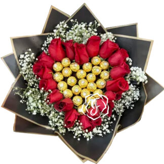 Arreglo floral buchon con rosas y chocolates