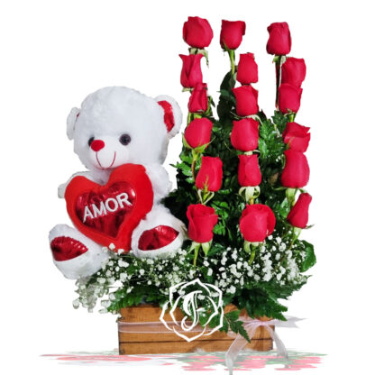 Arreglo floral de rosas con peluche