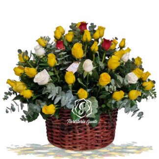 Arreglos florales con rosas amarillas